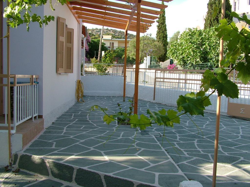 George'S Apartment Agia Marina  Rum bild