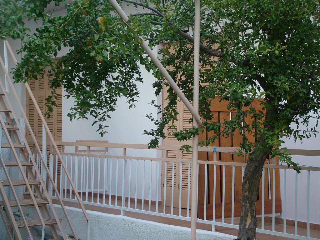 George'S Apartment Agia Marina  Rum bild
